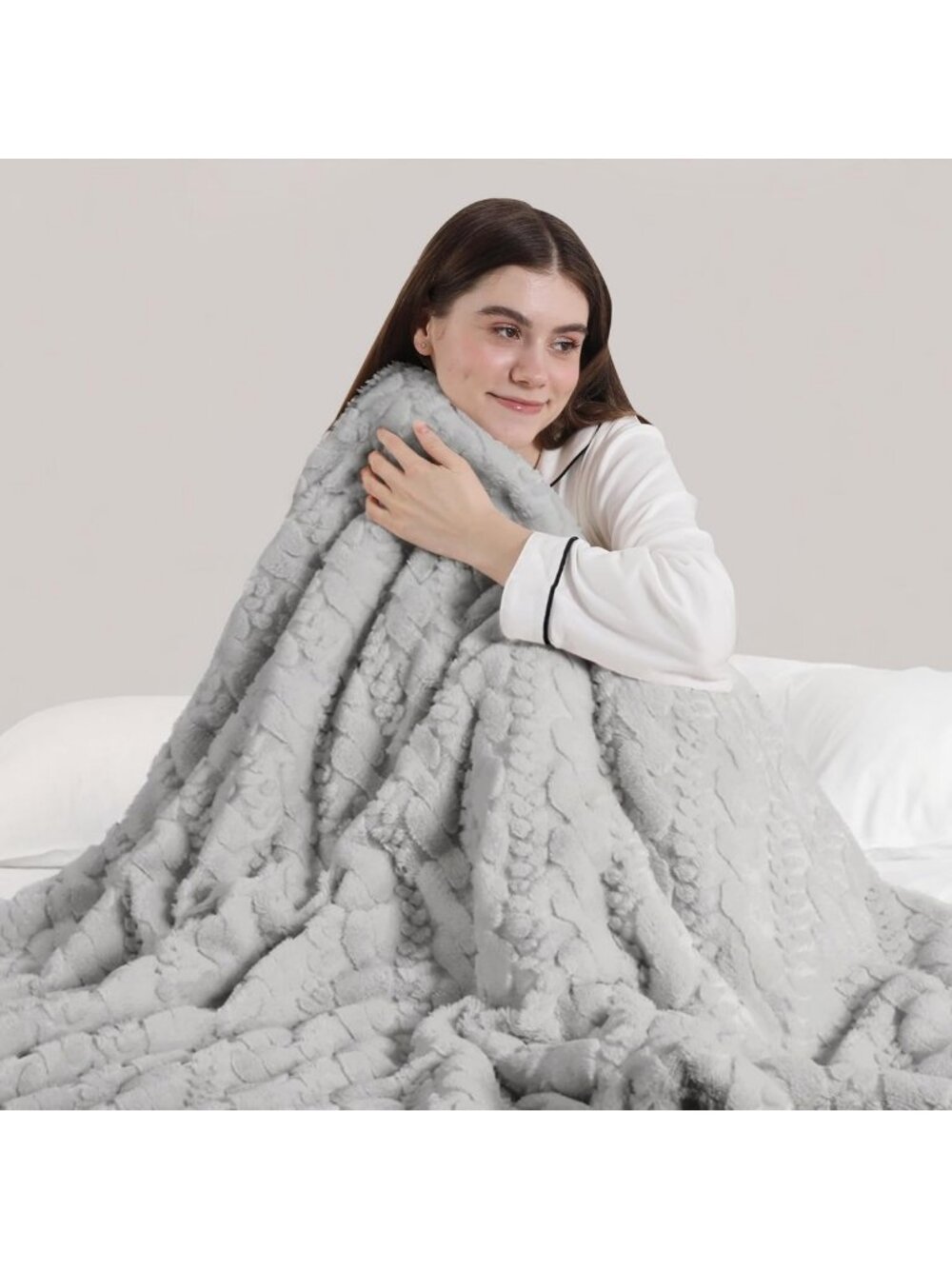 Cozy Faux Fur Electric Heated Throw Blanket for Ultimate Warmth & Comfort
